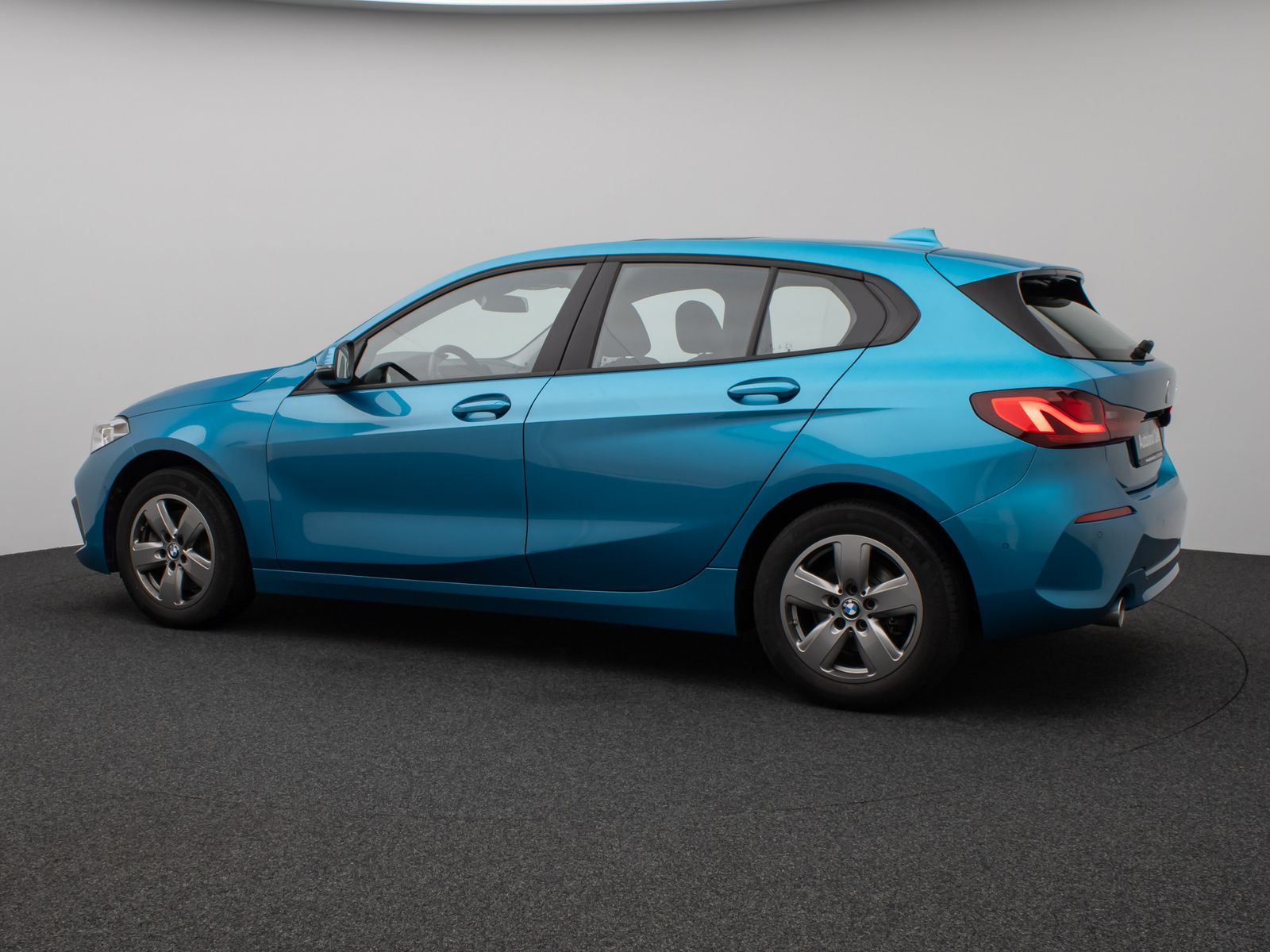 Fahrzeugabbildung BMW 118i Panorama Kamera Lenkrhzg DAB Komfort Sport