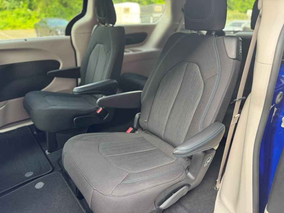 Fahrzeugabbildung Chrysler Pacifica 3.6 LX touring Allrad PDC ACC UFF