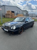 Mercedes-Benz W210 E430 Avantgarde  - Mercedes-Benz E 430 mit Benzin-Antrieb