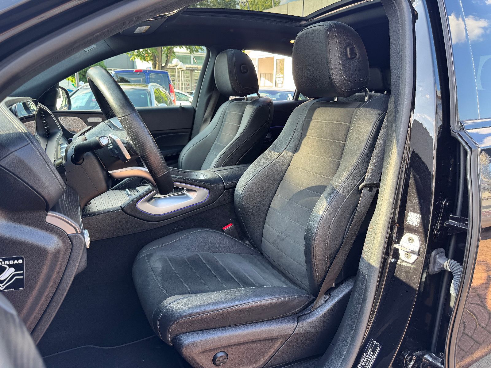 Fahrzeugabbildung Mercedes-Benz GLE 400 d Coupe AMG LINE PANO AIRMATIC 21 ZOLL