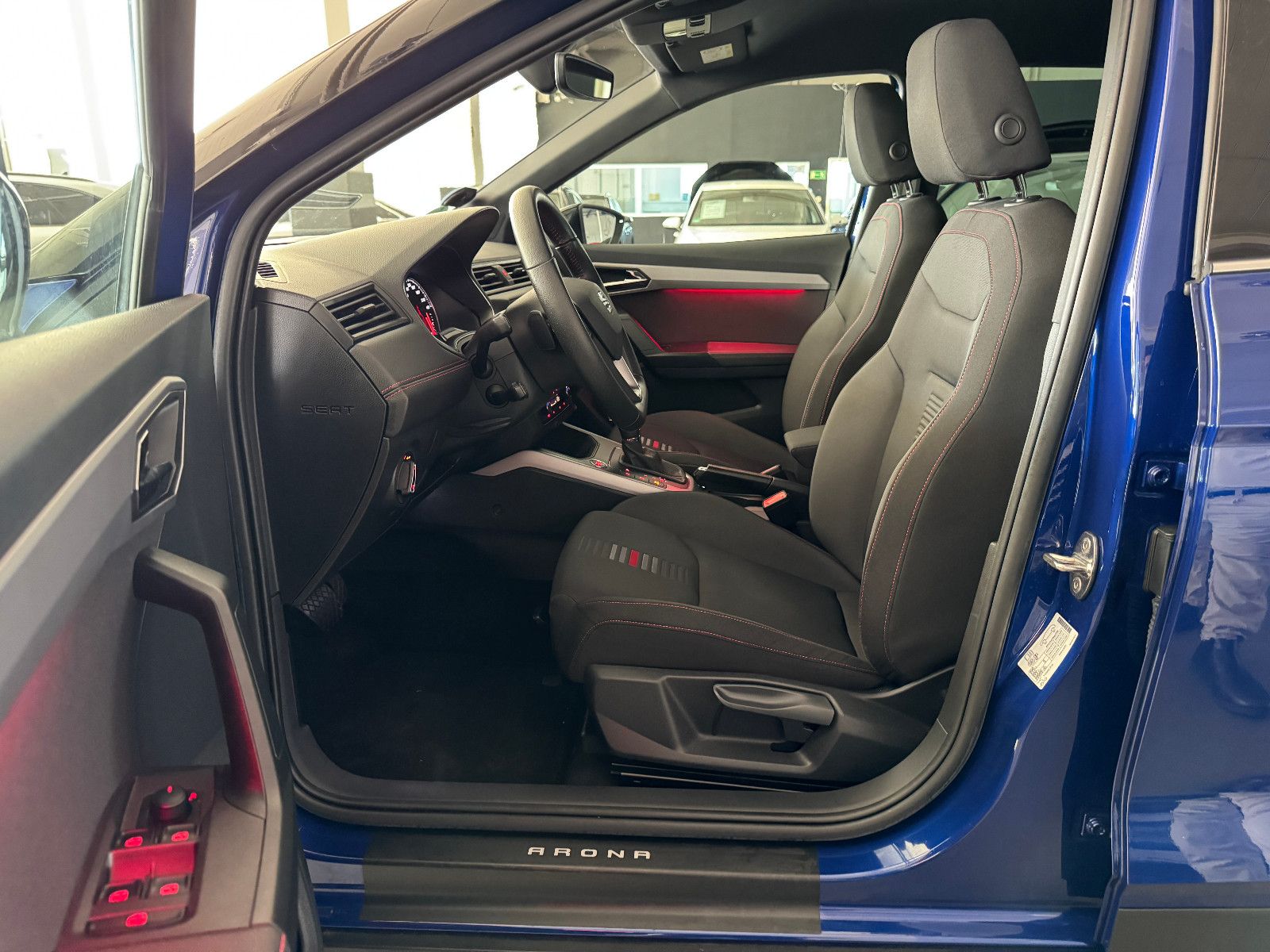 Fahrzeugabbildung SEAT ARONA SPORTPAKET FR-LINE DSG ACC LED BEATS KESSY