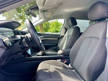 Audi Q8 e-tron - 12