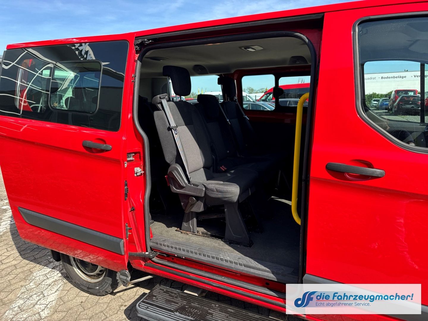 Fahrzeugabbildung Ford Transit Custom Kombi 300 L1 2.2 TDCi *1847 *EXPO