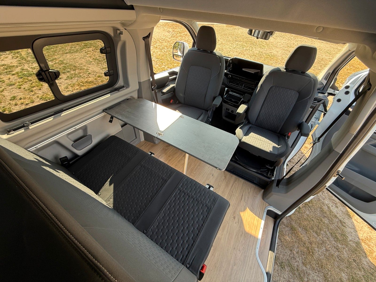 Vehicle details page 29 Vehicle image: Ford Nugget L1 Titanium | New Model V710