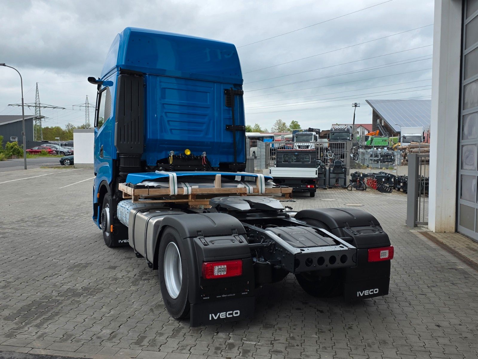 Fahrzeugabbildung Iveco S-Way AS440S50T/P LED Standklima 2 Stück