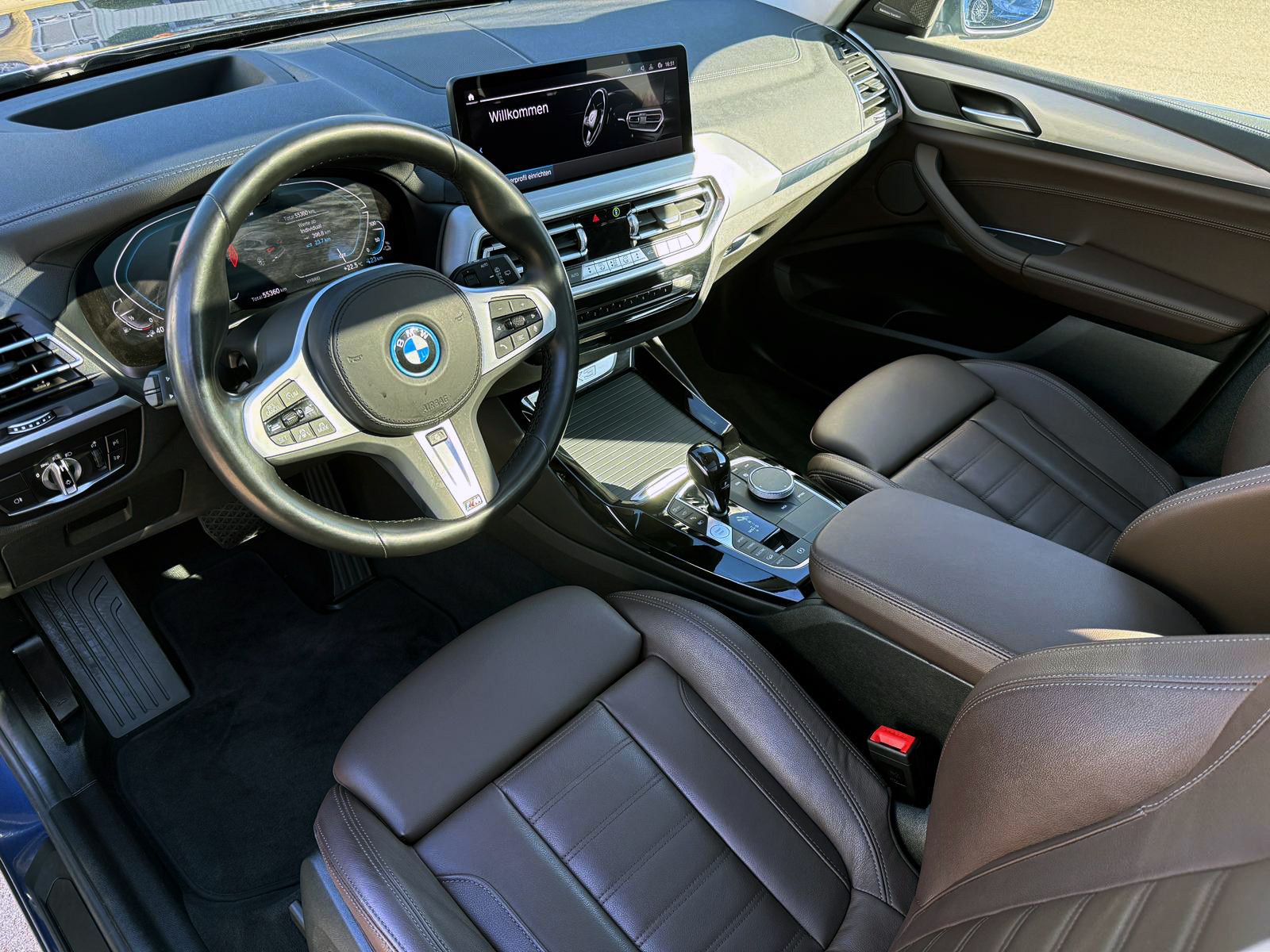 Fahrzeugabbildung BMW X3 xDrive30e Steptr. LED ACC 360° HUD PANO AHK