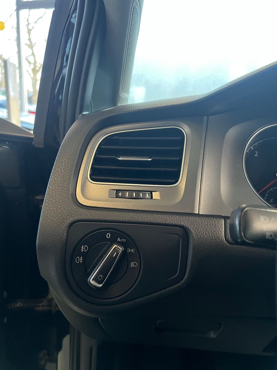 Fahrzeugabbildung Volkswagen Golf VII Lim. 1.6 TDI Comfortline BMT