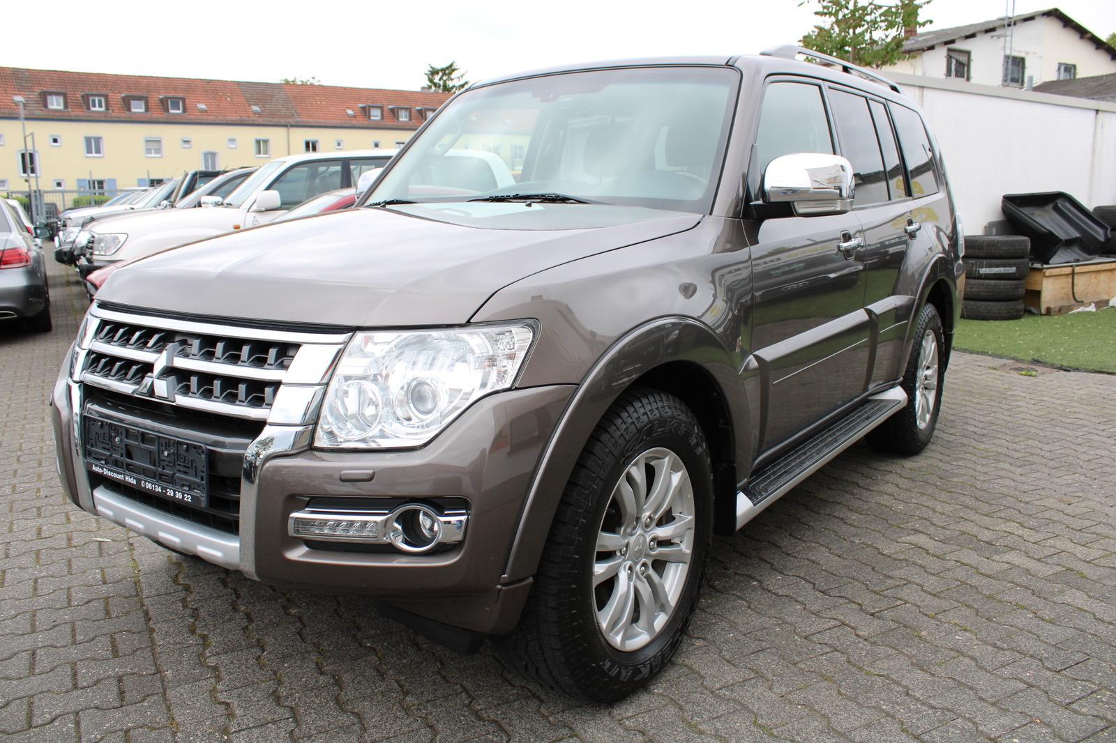 Mitsubishi Pajero 3.2 DI-D SUV-Star Plus 1.Hand*7-Sitzer*Sc