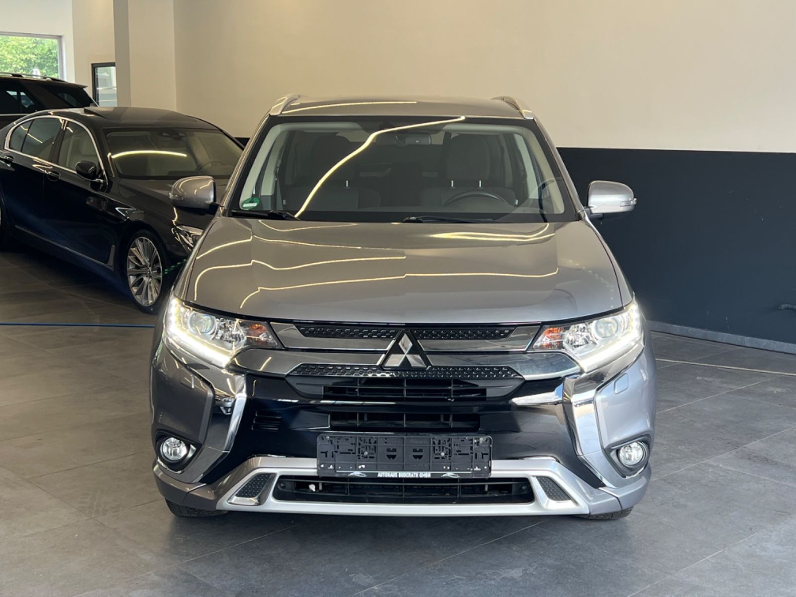 Mitsubishi Outlander PHEV Basis 4WD.Klimaauto.AHK.1Hand imagem 2