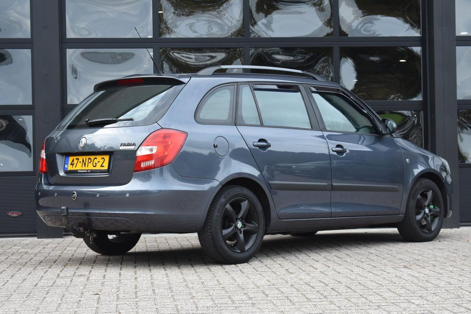 Skoda Fabia 2010 — interior