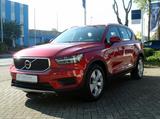 Volvo XC40 T3 Aut. Momentum Pro #volvo #madebymerten - rote Volvo XC40