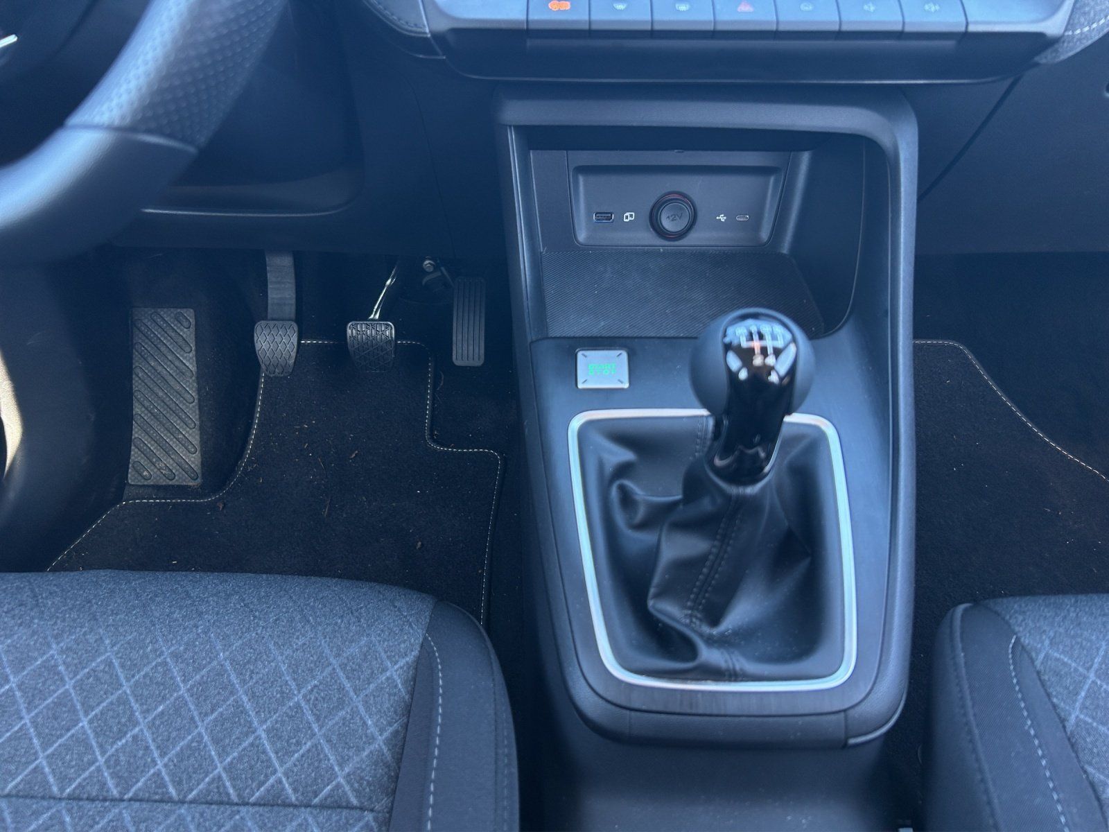 Fahrzeugabbildung MG MG ZS Standard