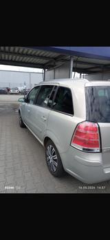 Opel Zafira 1.9 CDTI 88kW - - Opel Zafira aus 2006 mit Diesel-Antrieb