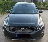 Volvo XC60 D4 Momentum Geartronic Momentum - silberne Volvo XC60