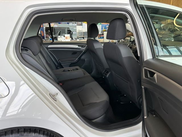 MYAUTOCENTER – Gebraucht- und Jahreswagen mit Werkstattservice in Pfaffenhofen Volkswagen Golf VII *TÜV0228*STHZ*KLIMA*NAV*PDC*BLTH*CD*