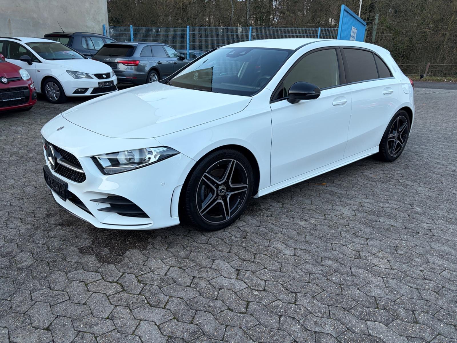 Mercedes-Benz A 180 AMG Line MBUX/Kamera/NightP/Sitzhzg/Apple