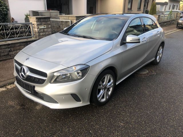 Mercedes-Benz A 180 A -Klasse A180 BlueEfficiency Panoramadach