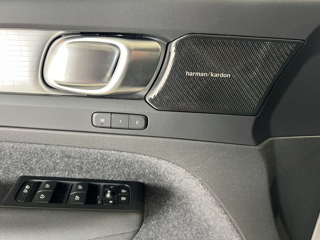 Volvo XC40 B4 Plus Dark ACC BLIS Kamera 19Zoll LED H/K