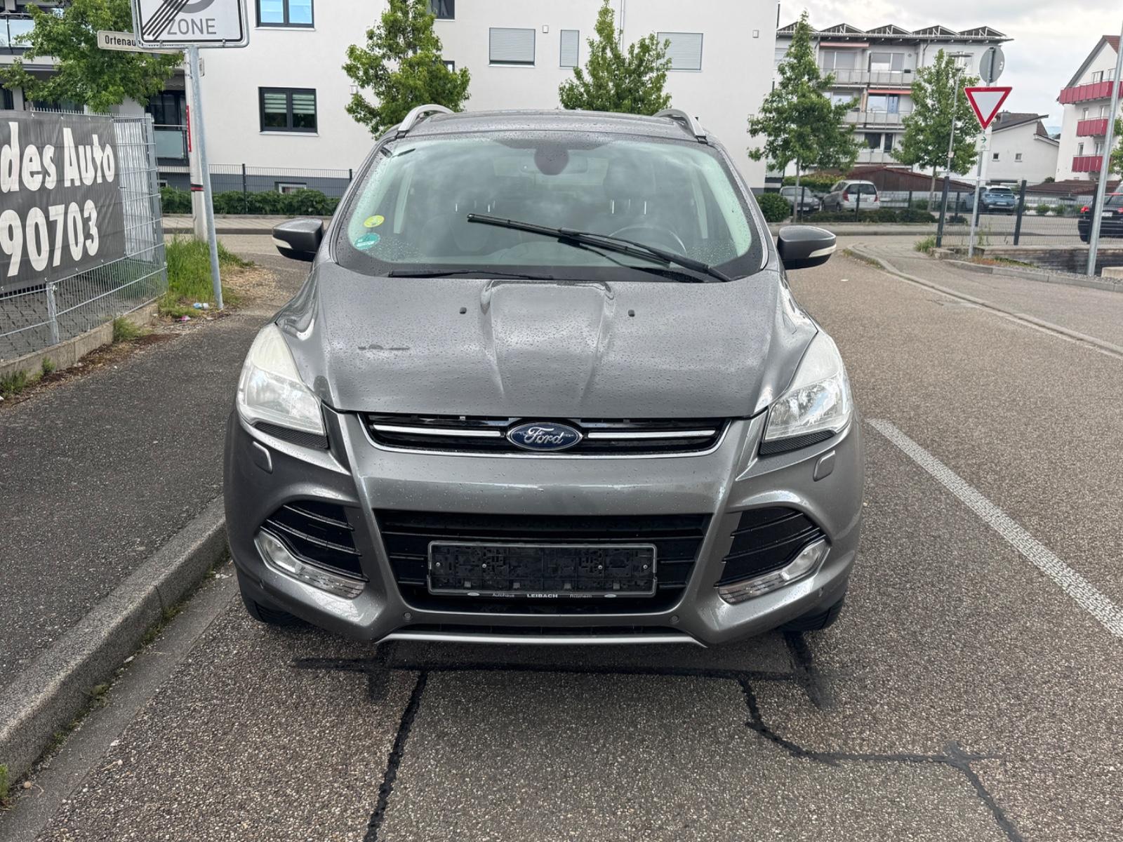 Ford Kuga Titanium TÜV NEU / 4x4 / keyless