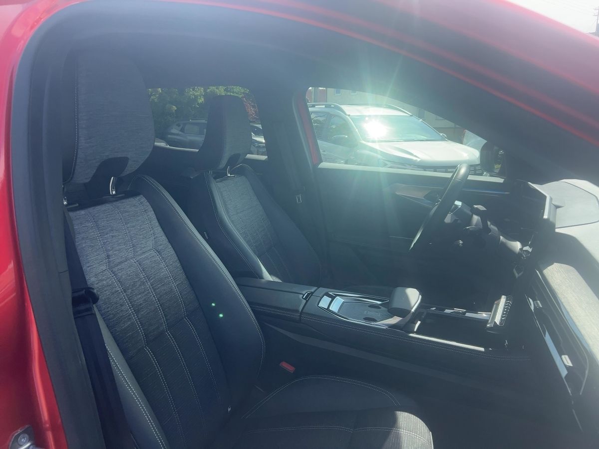 Fahrzeugabbildung Renault Austral Techno Mild Hybrid 160 Automatik SHZ