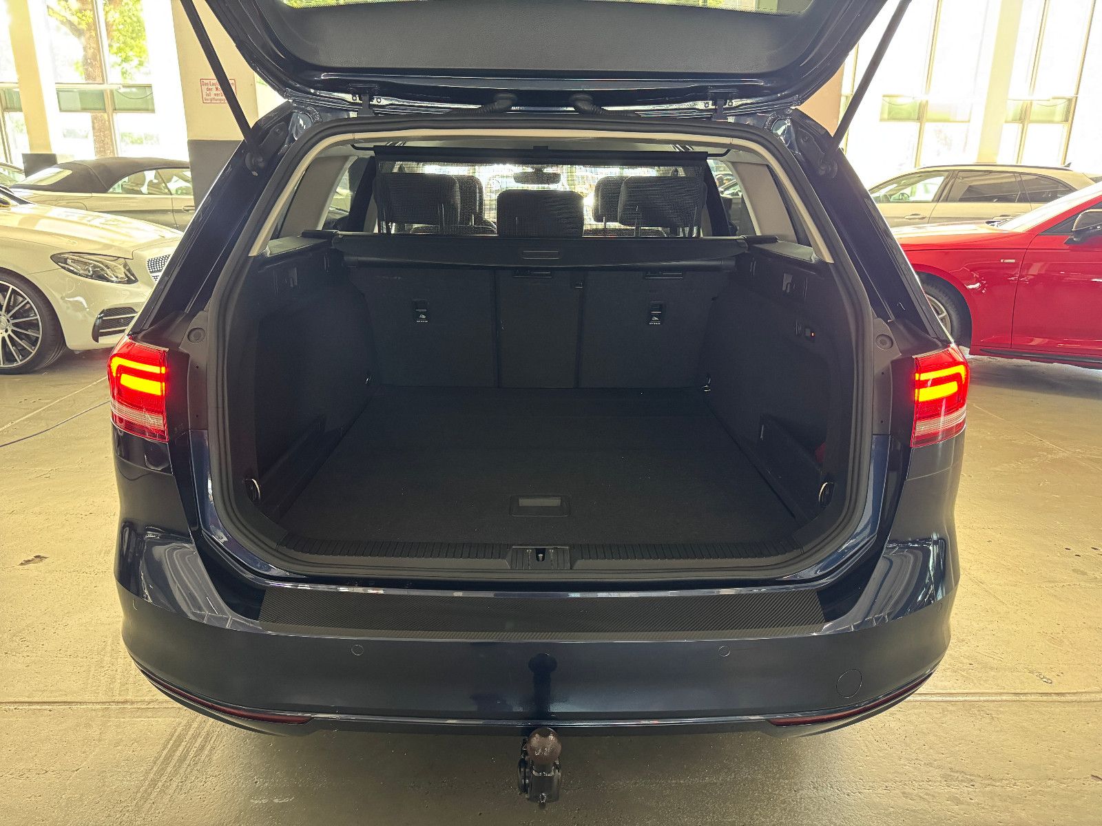 Fahrzeugabbildung Volkswagen Passat 2.0 TDI DSG COMFORTLINE NAVI LED AHK ACC
