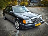 Mercedes-Benz 300 E - 24 JAPAN, 92 500 km - Mercedes-Benz 300 Oldtimer