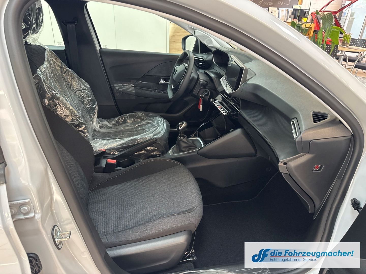 Fahrzeugabbildung Peugeot 208 Style LED Fahrerprofil DAB SHZ Keyless Start