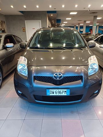 Toyota Yaris 1.0 5 porte