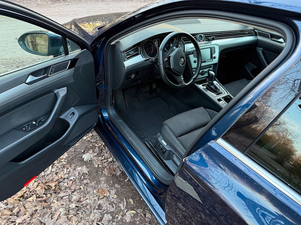 Image of Volkswagen Passat