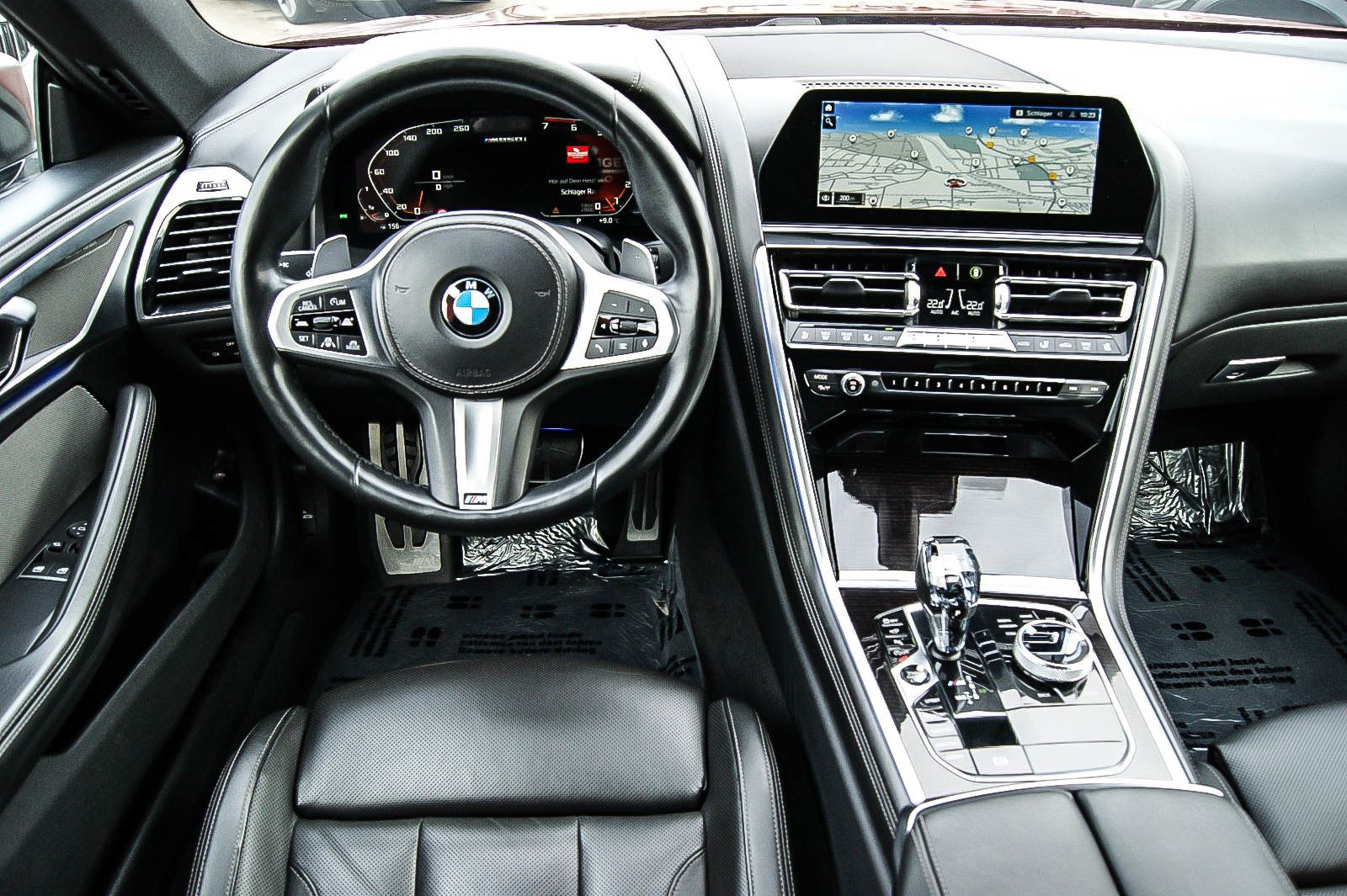 Fahrzeugabbildung BMW M850 xDrive CARBONDACH LASER M-SPORT H&K 1.HAND