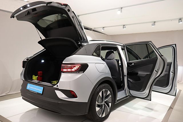 ID.4 Pure 125kW Wärmepumpe IQ-LIGHT ACC Anschlus