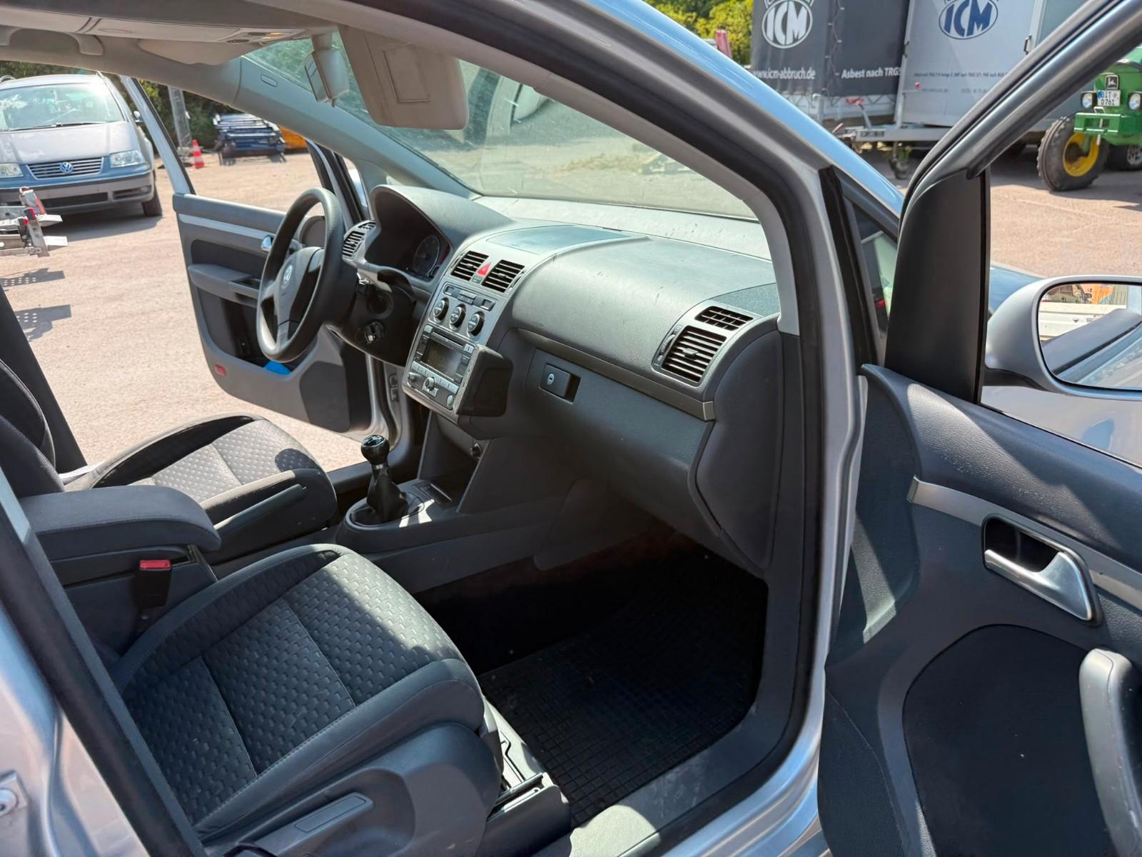 Volkswagen Touran 2007 — photo 21