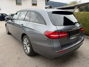 Mercedes E 220 - 5