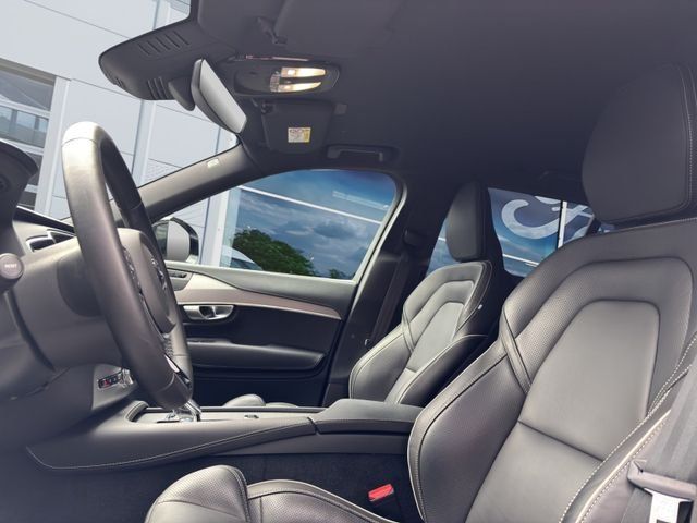 Fahrzeugabbildung Volvo XC90 2.0 PHEV  Plus Dark #AWD #Harman/Kardon #Ba