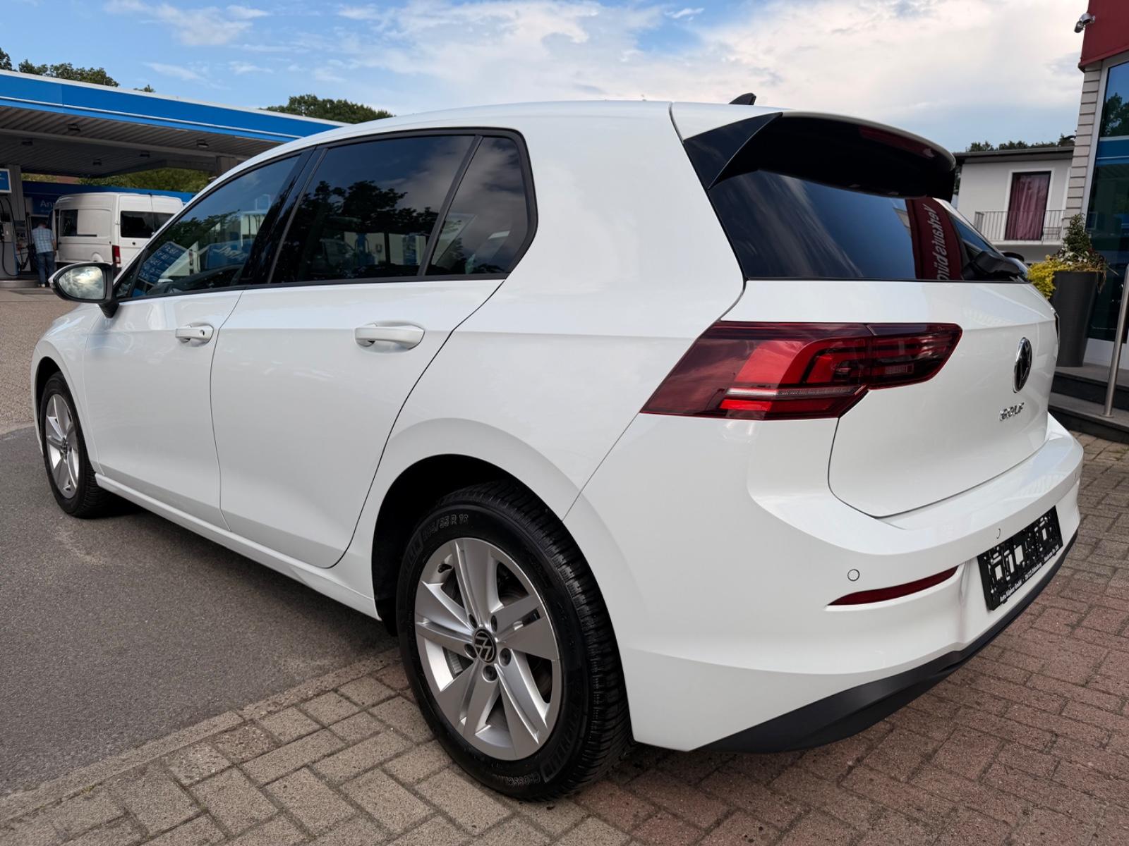 Volkswagen Golf VIII Lim. 1.5 TSI 85 kW Life ACC PDC
