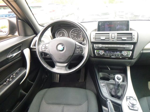 Fahrzeugabbildung BMW 218i Cabrio >NAV/PDC/Sitzheiz/Bluetooth