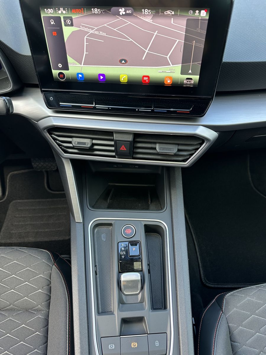 Fahrzeugabbildung SEAT Leon 2.0 TDI DSG FR NAV+LED+AHK+ACC+PANO+BEATS