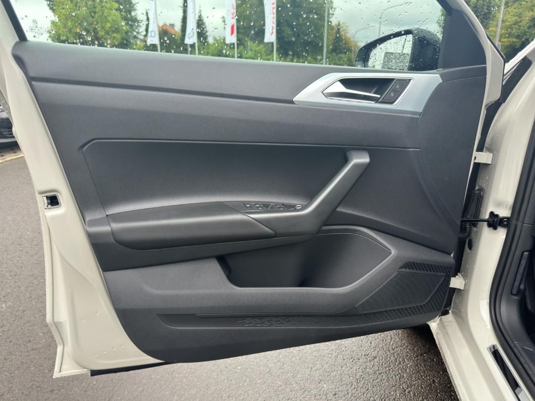 Fahrzeugabbildung Volkswagen Polo VI 1.0 TSI Goal Kamera,LED,Navi,SHZ,ACC,PDC