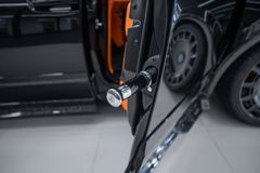 Cullinan BLACK BADGE 2025 MANSORY BLACK/ORANGE