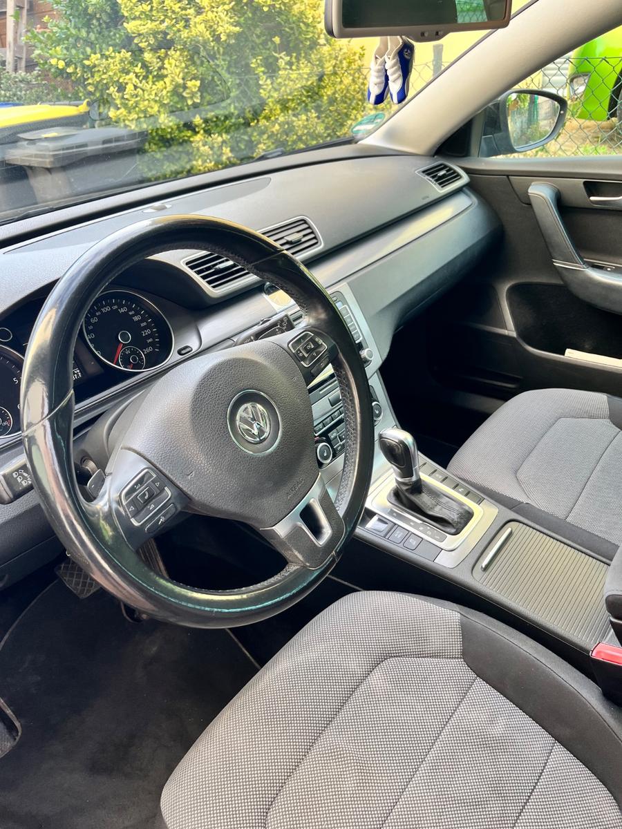 Volkswagen Passat 2011 — engine 1.968 cm³, 140 HP (103kW)