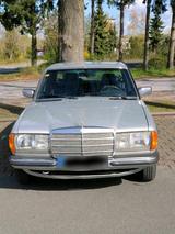 Mercedes-Benz Mercedes W123  300D Oldtimer - Mercedes-Benz Diesel Gebrauchtwagen aus dem Jahr 1984