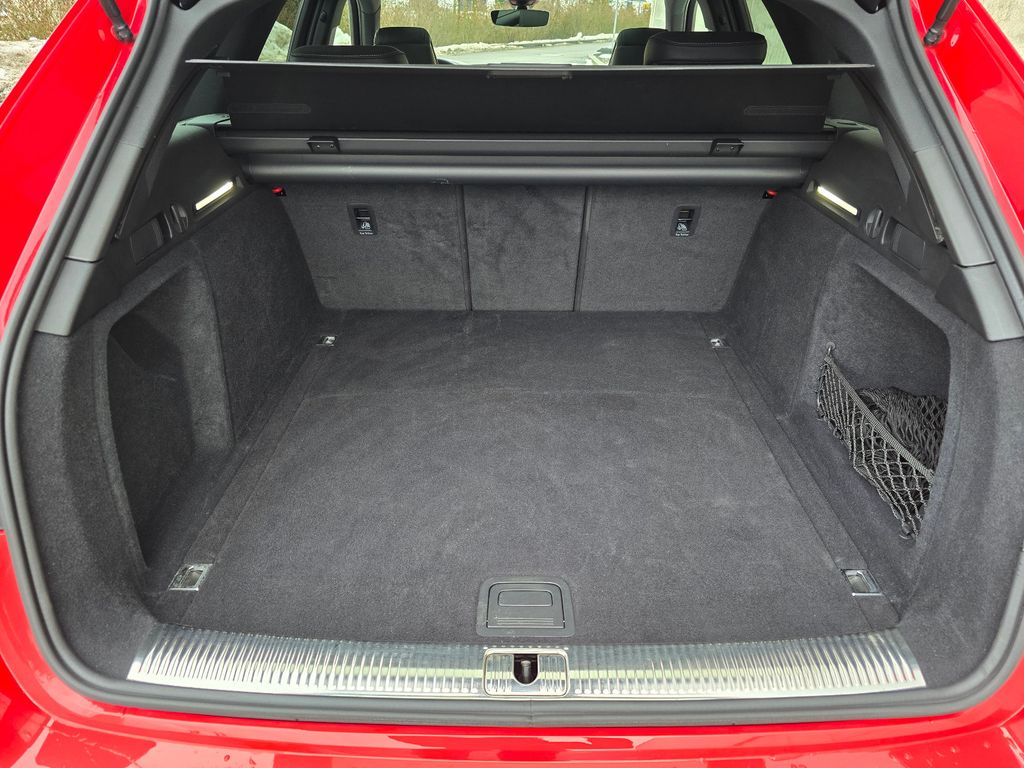 AUDI RS4 Avant 2.9 TFSI quattro erst 47Tkm Misanorot AUDI RS4 Avant 2.9 TFSI quattro erst 47Tkm Misanorot