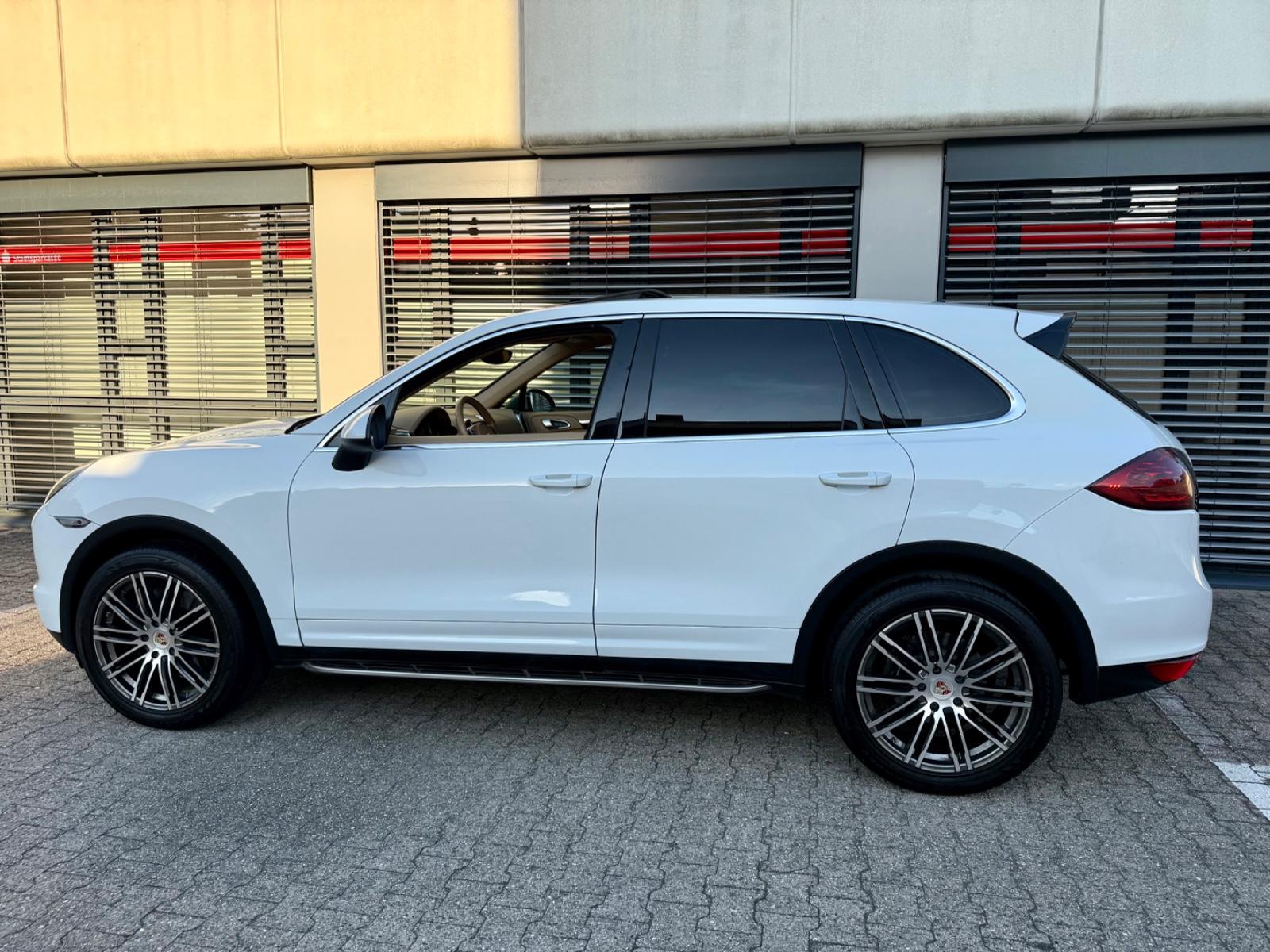 Porsche Cayenne*Sport*Schiebedach*20Zoll*Navi*Bose Sound