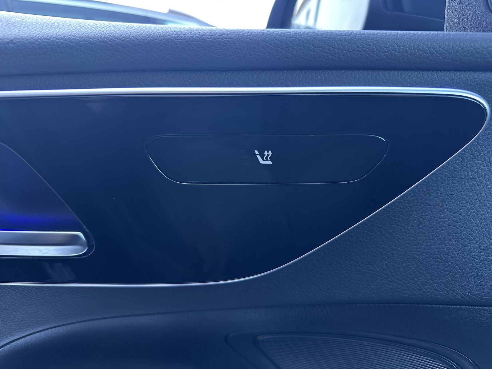 Fahrzeugabbildung Mercedes-Benz C 220d Avantgarde Advanced NAV+LED+ACC+VCOCK+KAM