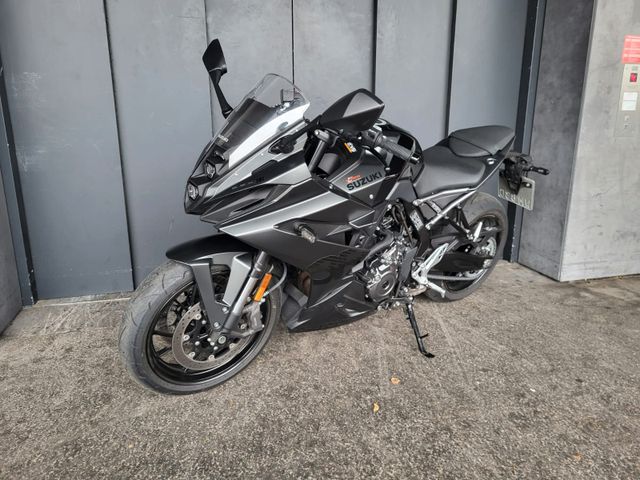 Suzuki GSX-8R (48ps)