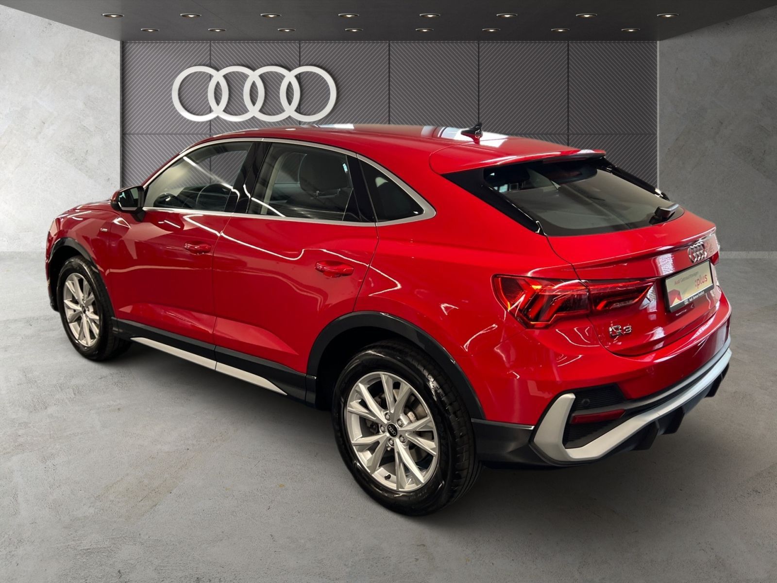 Audi Q3 Sportback 40 TFSI quattro S tronic S line AHK foto 5