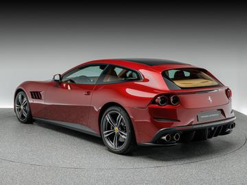 2017 Ferrari GTC4LUSSO photo 3