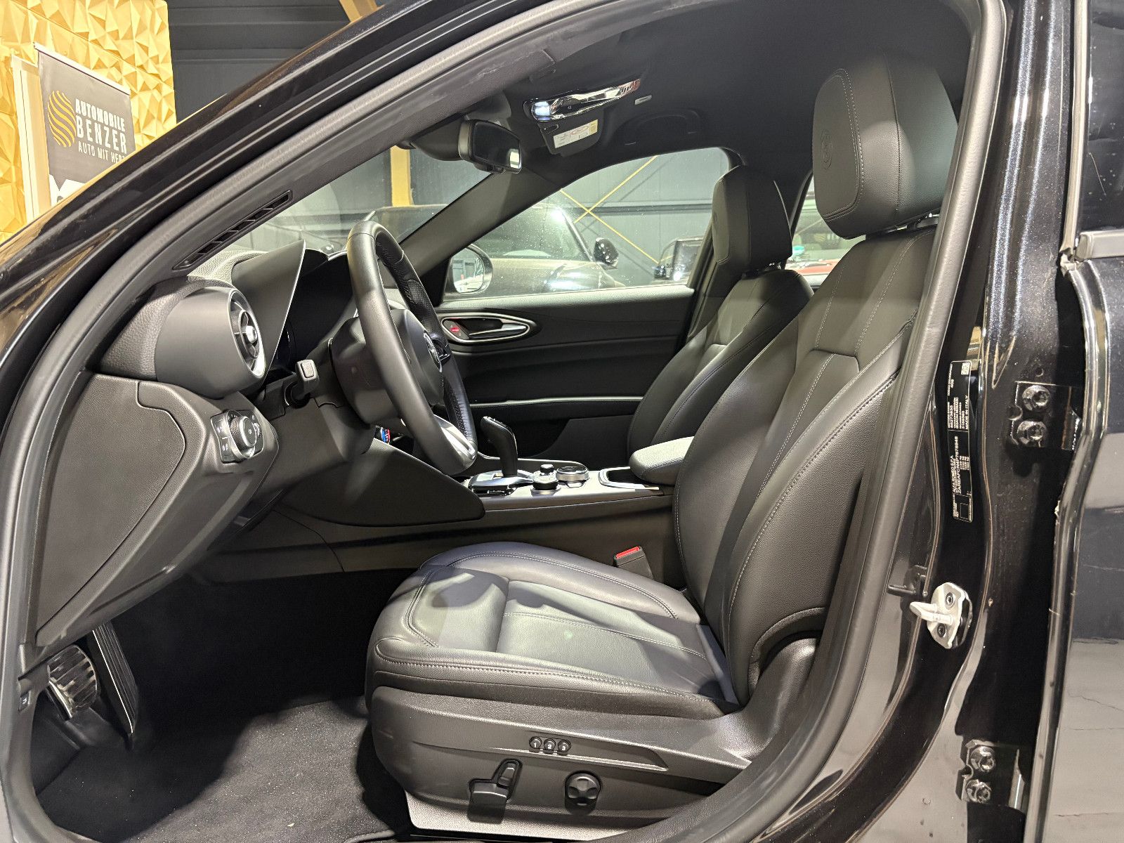 Fahrzeugabbildung Alfa Romeo Giulia Ti Q4/MEMORY/KAMERA/NAVI/ACC/APPLE/SHZ