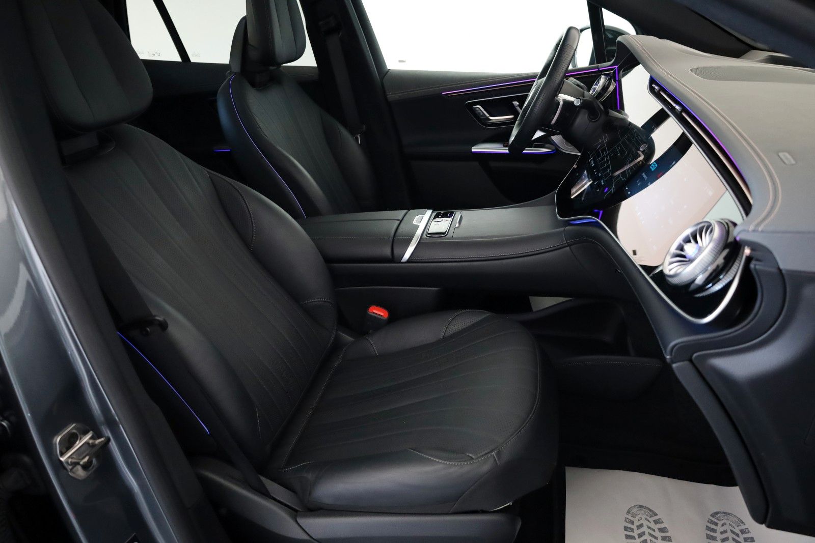 Fahrzeugabbildung Mercedes-Benz EQE 500 SUV 4M AMG Panorama,HUD,Wärmepumpe,360°K