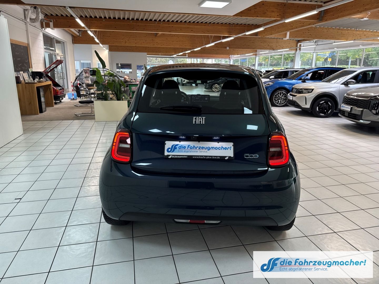 Fahrzeugabbildung Fiat 500 e Icon Navi Digitales Cockpit Memory Sitze A